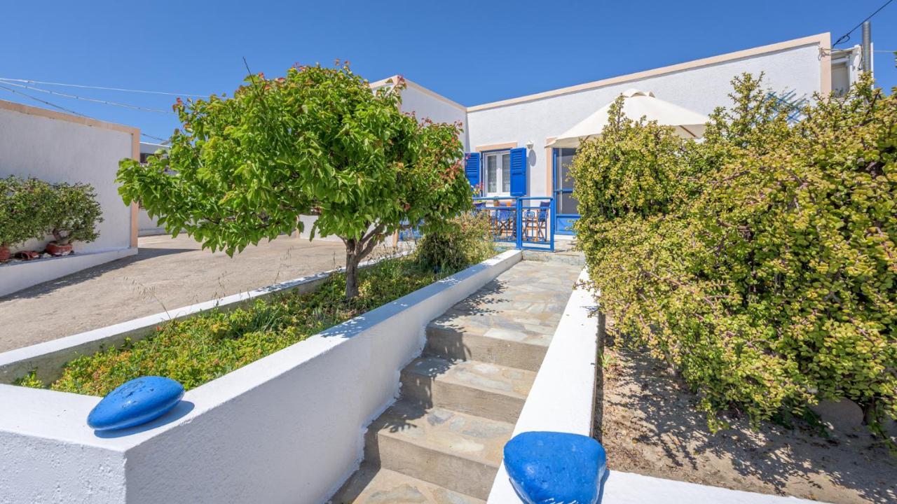 Limestone In Milos Triovasalos Exterior photo